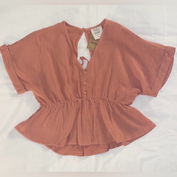 Style Rack Peplum Open Back Blouse - Picture 7 of 13